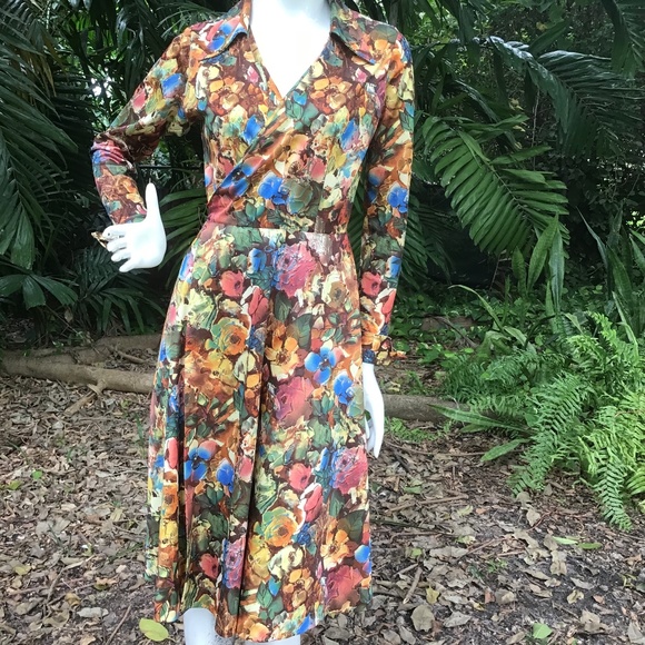 Vintage 70s wrap around Dress - Picture 2 of 8